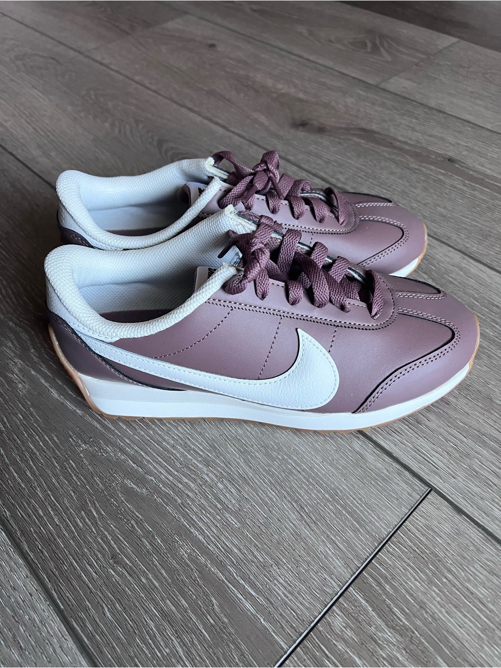 Nike Women's Vintage Runner Sneakers - Mauve & White